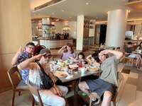 アレクサンダー『みんなそろいました』