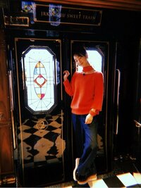 松井玲奈、“見返り美人”ショットに反響「絵になる」「ステキな女優さん」の声