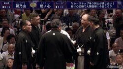 栃ノ心、“二桁＆大関復帰”確信のガッツポーズも…“5分間”の物言い協議の末に10勝目するり　朝乃山が寄り切りで2敗死守