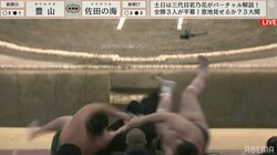 力士2人、総重量312キロが土俵下の親方を直撃！ 実況も驚愕「場外プランチャーみたいに…」