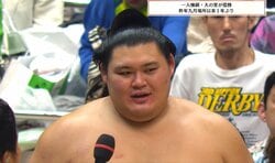 「余計なことするな！」大の里、涙の復活Vに水を差す”まさか“のヤジ合戦 館内からも怒りの声 優勝インタビューでの残念な一コマ