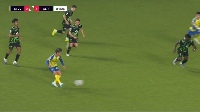 唯一無二のパスセンス！28歳日本代表MF、節目の一戦で圧巻アシスト「エロすぎる」守備の隙間を正確に射抜く極上スルーパスに称賛集まる 3枚目