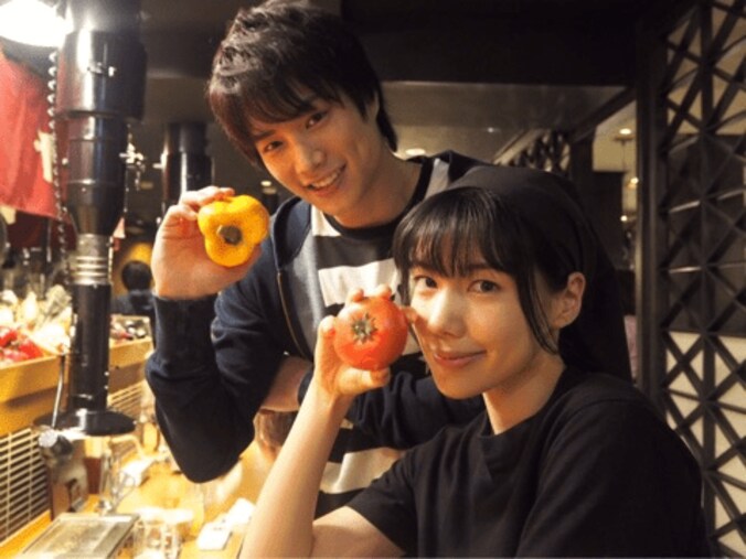 劇団EXILE・鈴木伸之、仲里依紗との夫婦ショットを披露 1枚目