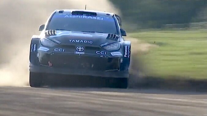 「これがあったのに！？」世界ラリー、24歳神童が“石に当てても最速”の異次元走法 「ヒットしてるんですね…」実況も絶句 3枚目