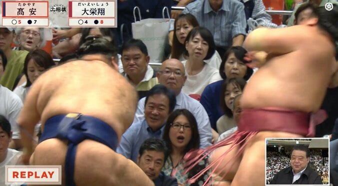 「片手でふっとばした」高安が“右手一本で”…衝撃の一コマ、大栄翔が「飛んでった」驚異の光景に驚きの声 5枚目