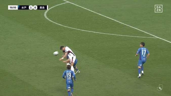 「こんなんで退場は納得いかんわな」茨城ダービーの痛恨レッドにファン不満「厳しくないか？」 4枚目