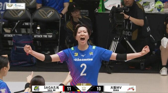 女子バレー、“スッと”落ちるエースで狂喜乱舞 五輪代表の盟友同士のやり合いにファンも熱狂「あの琴奈から！」 5枚目