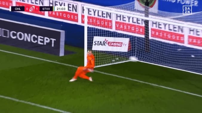 相手GKは完全に逆を突かれボールを見送るのみ