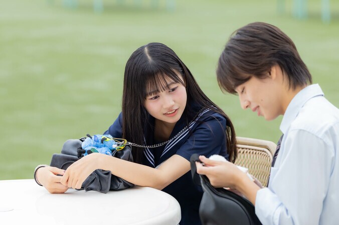 【写真・画像】15人から告白された圧倒的美人JKが登場！大人っぽくイメチェンした姿に男子メンバーが呆然『今日好き』チュンチョン編第1話　2枚目