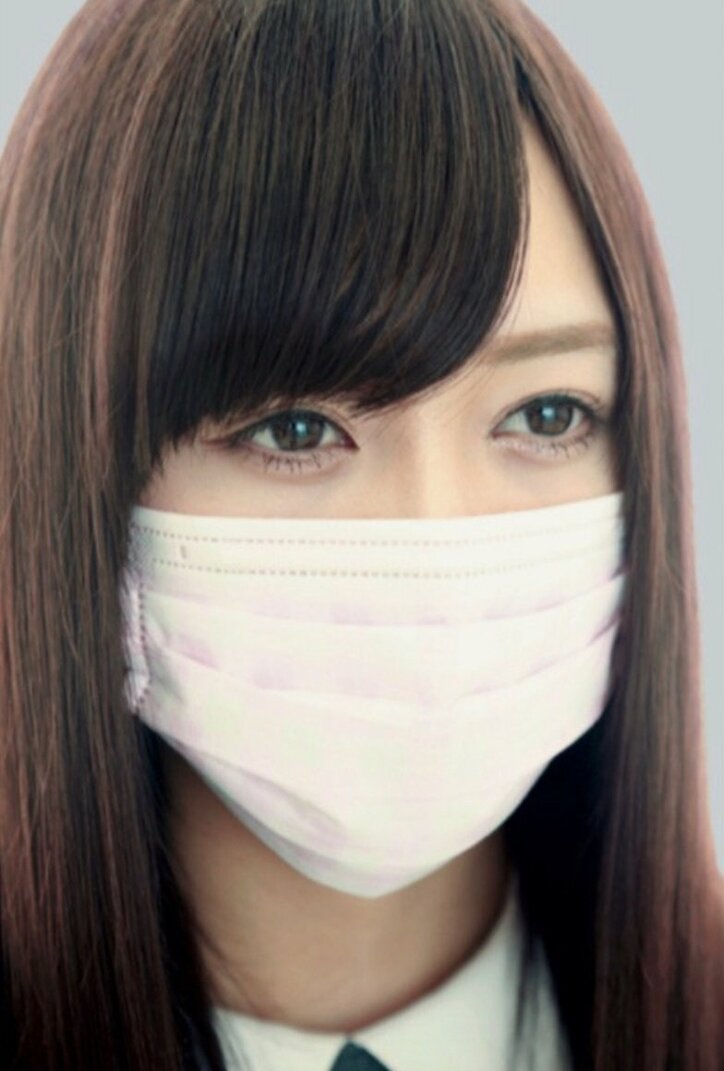 ざわちん、「白石麻衣のものまねメイク」を乃木坂メンバー4人に施す