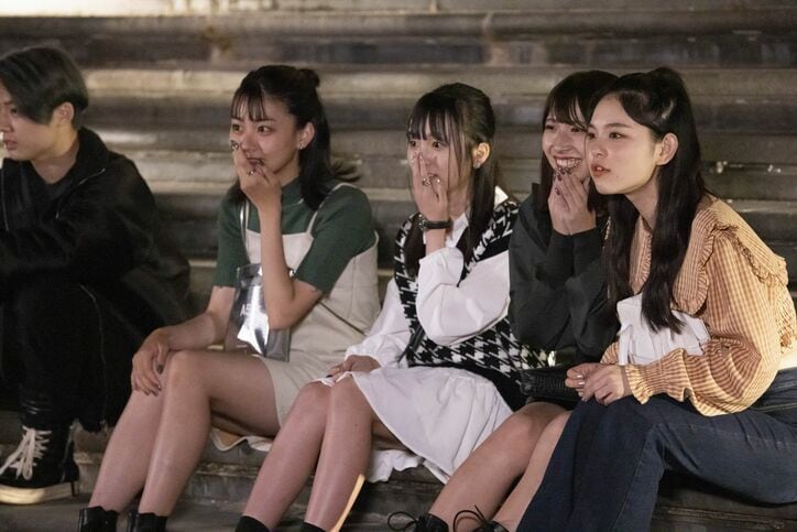 一途女子・もえ「ほっぺ、触ってみて…」好きな男子へドキドキアピール!手繋ぎも『今日好き』秋桜編第4話