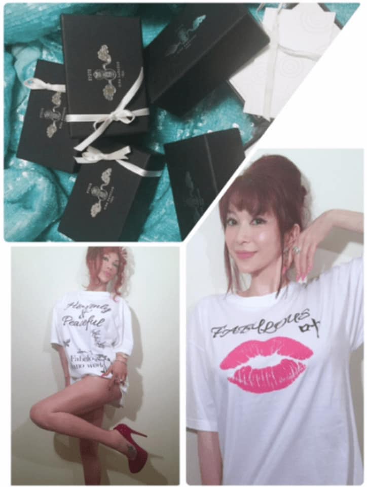 叶姉妹、“当たり付き”コミケ商品を紹介「姉デザイン・神秘のアメージングTシャツ」