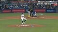 脚が長すぎた!? ドジャースの長身203センチエース、本拠地でまさかの行為に球場騒然「珍しい」「ビックリした」