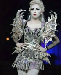 ざわちん「宇宙人的なガガさんを意識」　レディー・ガガの完成度が凄まじすぎると話題に