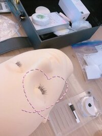 辻希美 「マツエクエデュケーター」講習に参加、自宅でもマネキンで練習