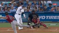 大谷翔平がキリキリマイ… “絶叫カーブ”のエグすぎる落差にファン驚愕「これは打てない」「相手は記念になったな」