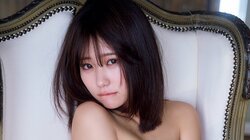 田中美久、“全てピンクの衣装”グラビアで柔らかな表情 『FLASH』表紙＆巻頭