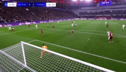 衝撃！ ドイツの至宝、“神業ダブルタッチ”が「意味がわからない」「えぐすぎるって笑」「何回でも見れる」ムシアラが“踊るようなドリブル”で突破した瞬間