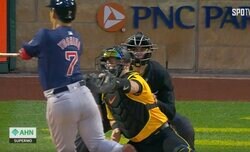 球場騒然！ レッドソックス・吉田正尚の死球がヤバすぎると話題に　どこまでボールが飛ぶんだよ… ファン騒然 「音が生々しすぎる」「ガードなかったら相当ヤバい」