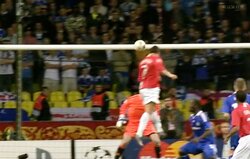 「空中で止まった！」23歳のC・ロナウド、“驚異的ジャンプ”が再脚光！ CL初優勝時に繰り出したゴラッソの瞬間「忘れられないゴール」「ミスターCL」「神や」