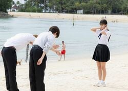 スタイル抜群の爆モテ高3美女、三角関係の結末に涙…イケメン男子が座り込み落胆「大人になるまで恋愛はもういい」『今日好き』卒業編2025 in シンガポール最終話