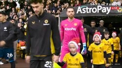 プレミア28年ぶりの“クリスマスイブ決戦”にサポーター猛反発！ 「誰も頼んでいないプレゼントだ」史上2度目の異例開催もスタジアムを“青いサンタ”埋め尽くし観客熱狂