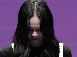 スタイル抜群の18歳バイリンガル美女、オーディション中に自身のランキングに絶望…ステージ上で涙