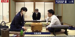 今期A級デビューの両者が白熱の夜戦へ 菅井竜也八段 対 斎藤慎太郎八段 形勢ほぼ互角／将棋・順位戦A級