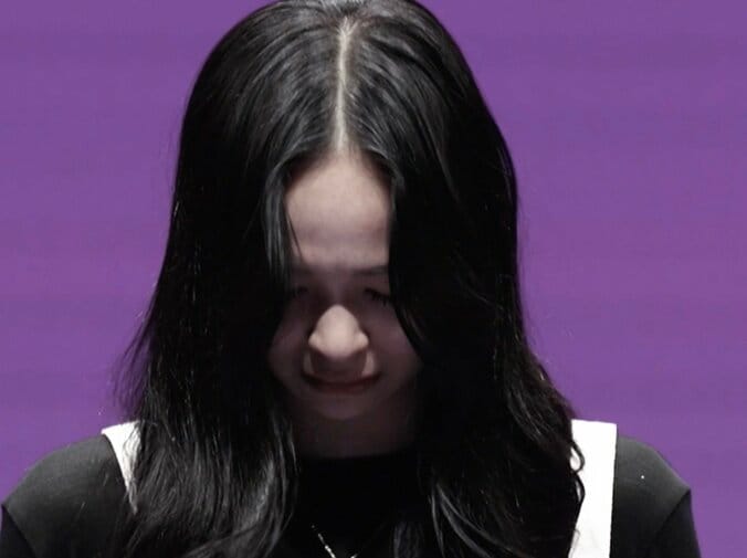 スタイル抜群の18歳バイリンガル美女、オーディション中に自身のランキングに絶望