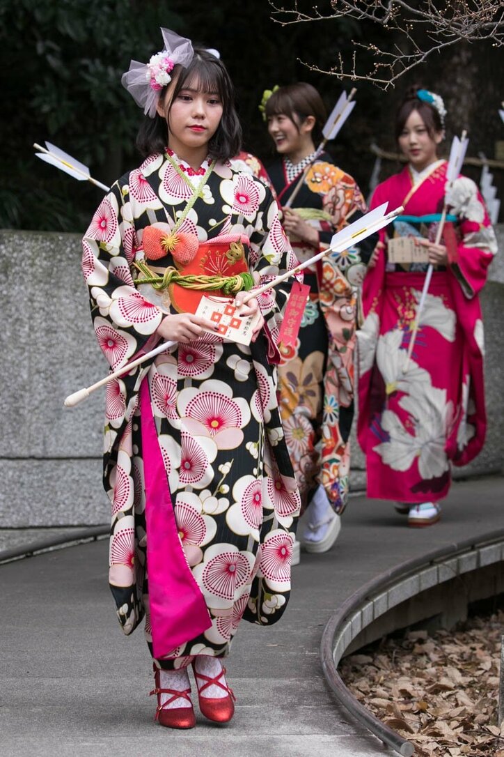 乃木坂46メンバーが恒例の成人式　記者からの無茶振りに星野みなみ「まいやん、ゴメン！」