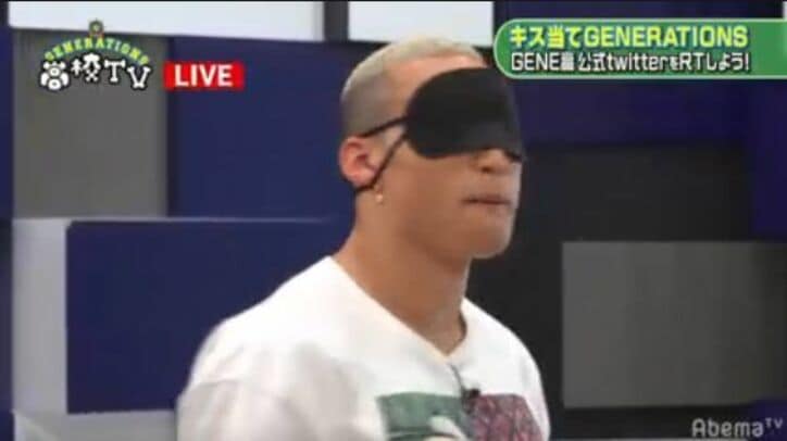 関口メンディーをクロちゃんが襲う!悶絶キスにメンバーも悲鳴 『GENERATIONS高校』生放送