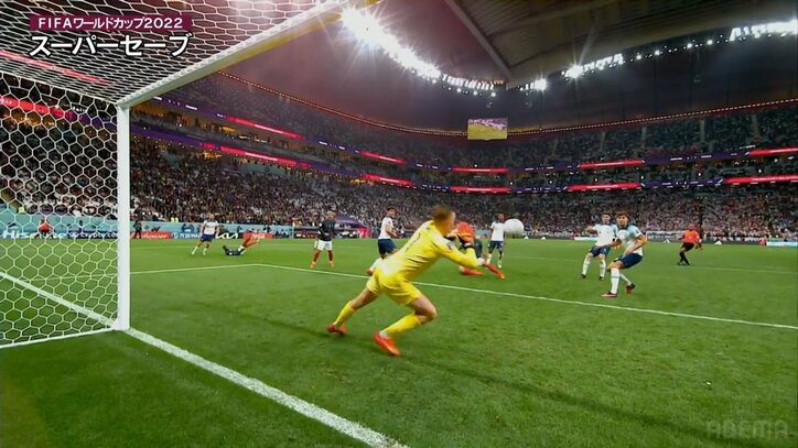 驚愕のシュートキャッチ、海老反りパンチング、メッシのPKを止めた神の右手など守護神たちのスーパープレー