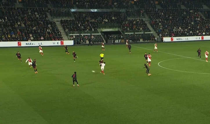 【映像】完璧過ぎるダイレクトパス