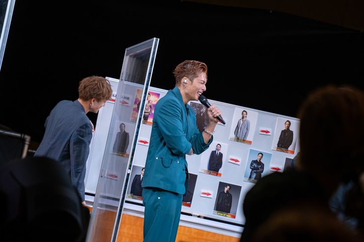 EXILE加入時の岩田剛典やキレてるNESMITH も！？EXILE、過去のアーティスト写真で大盛り上がり！