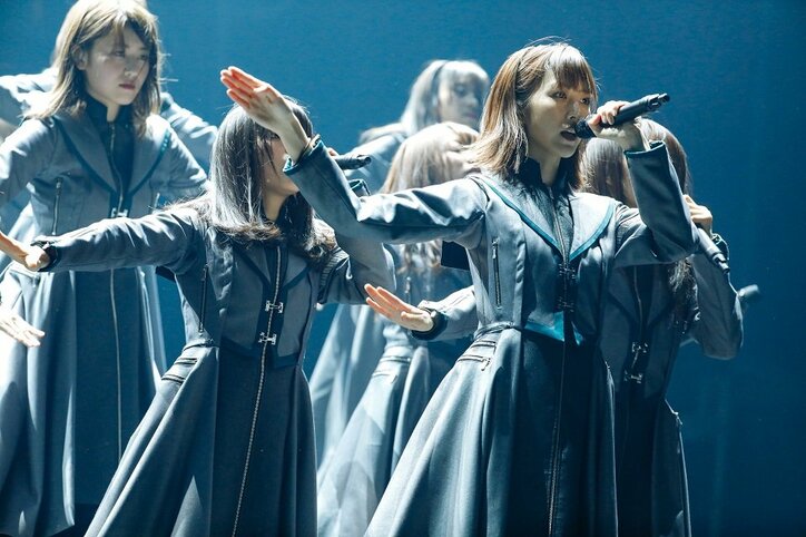 平手友梨奈・志田愛佳が不在の欅坂46、全員で取り組んだ2周年ライブ