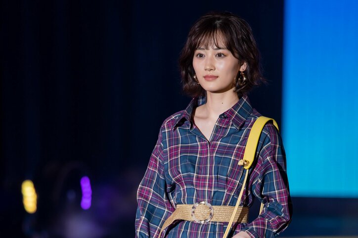 乃木坂46遠藤さくら、ステージ上でやわらかく微笑む　山下美月は坂道『TGC』共演に喜び「楽しかった」