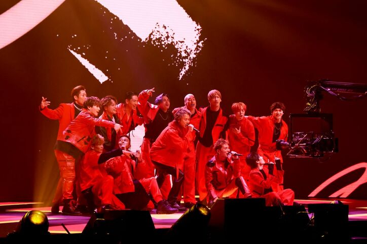 新生EXILE、怒涛のパフォーマンスを披露！【LIVE×ONLINE BEYOND THE BORDER】