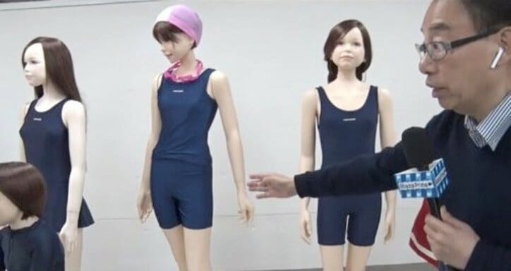 セパレート、長袖、大人も着られるデザインに…昭和から平成へ、スクール水着の進化をたどる