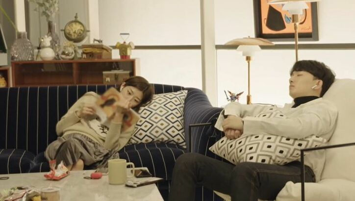 一緒にいると落ち着く…友達だった2人が恋愛に進展！？複雑すぎる大人の三角関係が勃発