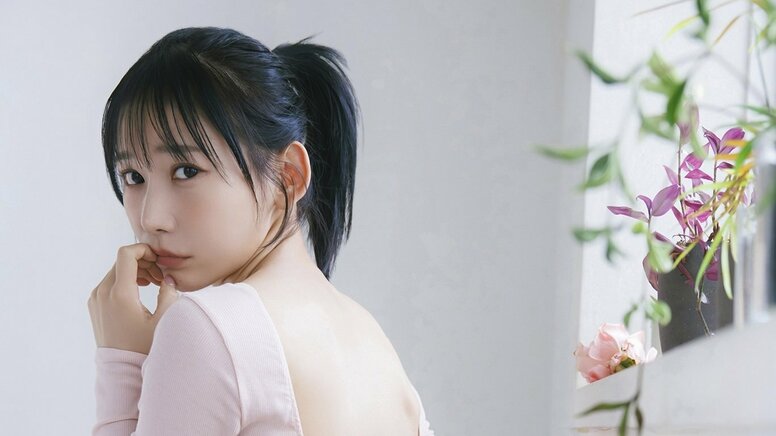 “超絶プロポーション”yosugala・黒坂未来の“最高カット” ヤンマガWeb「NEXT推しガール！」