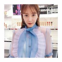 「ただただ可愛い」「人魚姫みたい」トリンドル玲奈、キュートなオフショットを公開しファン歓喜