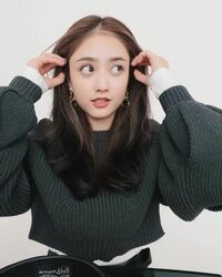 「まりあちゃん天使」「お人形さんみたい」谷まりあの“可愛すぎる”カチューシャの付け方動画に称賛の声