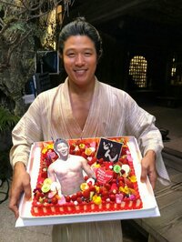 鈴木亮平『お誕生日』