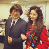 佐々木希のバブルファッションに反響 「平野ノゾミもOK！バブリー」