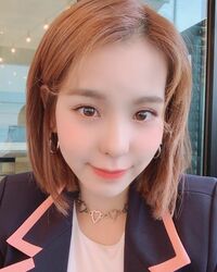 NiziU・マコのオフショット＆メッセージにファン歓喜「やばいやばい可愛すぎ」「愛おしすぎる」