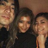 山田孝之、ローラ&IMALUとのフォトジェニックショットを披露「豪華すぎ」「濃い濃い濃い」と反響
