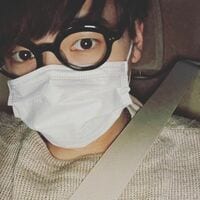 「教頭かっこよすぎ」「眼鏡最強」小森隼の“近距離”セルフショットにファン歓喜