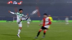 どうなってるの？日本代表MFの超技巧“ジャンピングループパス”に脚光「背中に目ついてる」「よく見つけた」ファン衝撃の芸術的アシスト