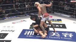 【画像】マウスピース吹き飛ぶ→10連発パウンドの秒殺KO