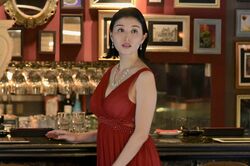 橋本マナミ、ホステス役で安田顕をメロメロに！？ドラマ『『アリバイ崩し承ります』